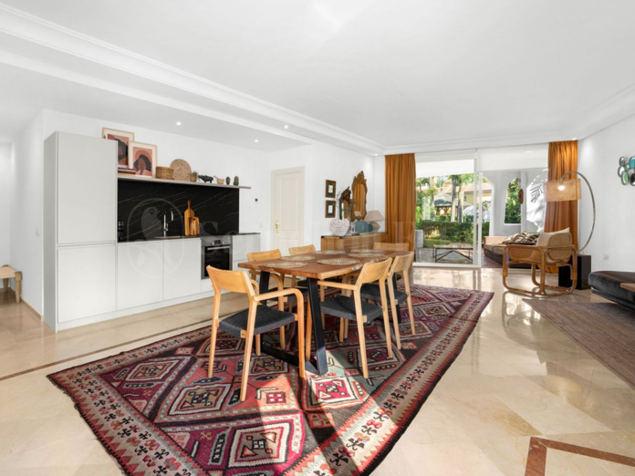 Erdgeschosswohnung zu verkaufen in Puerto Banus, Marbella
