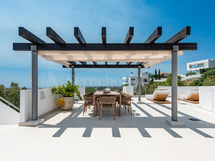Zweistöckiges Penthouse zu verkaufen in La Quinta, Benahavis