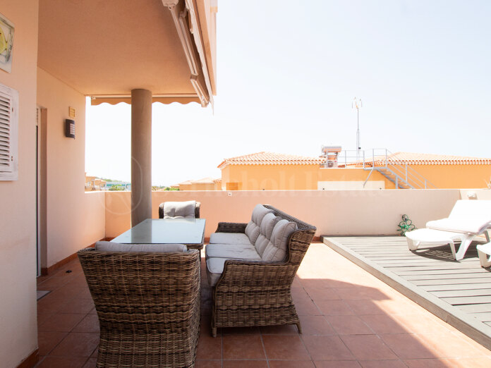 A comfortable house to live near to Los Gigantes.