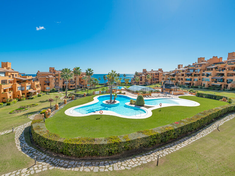 New Golden Mile, Estepona, middle floot apartment, Estepona, sea views, beachside