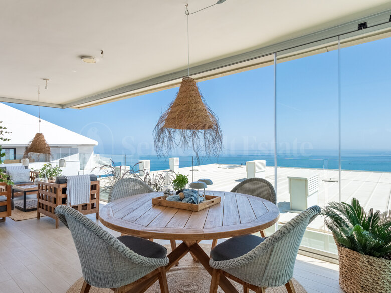 Apartamento de tres dormitorios con vistas panorámicas al mar en MedOne, El Higuerón