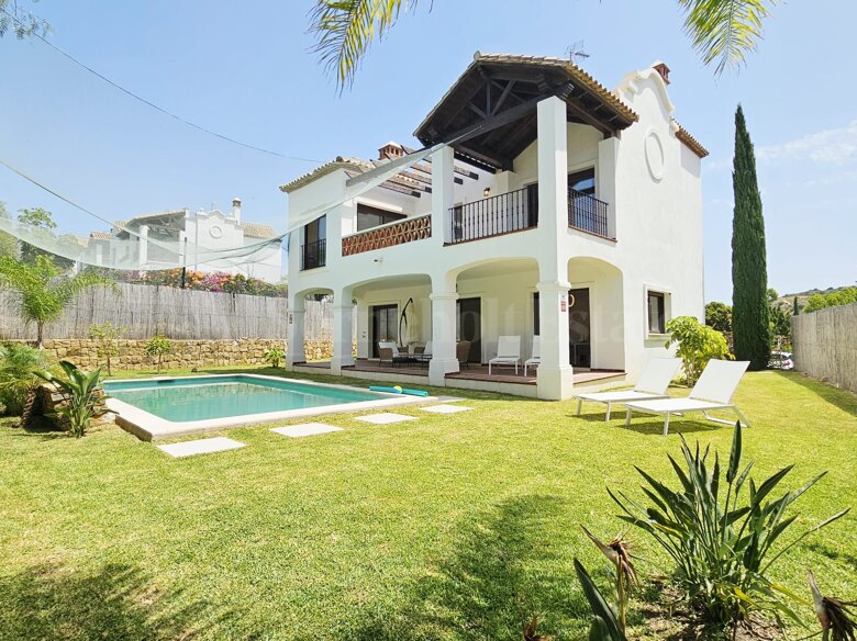3 sovrum frontline golfvilla i Guadalobon, Estepona West