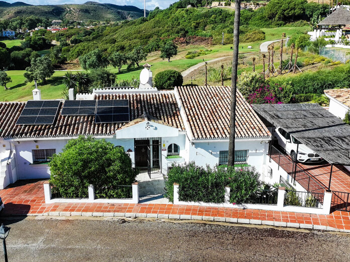 Solarbetriebene Sonne – wo nachhaltiges Wohnen auf den Stil der Costa del Sol trifft