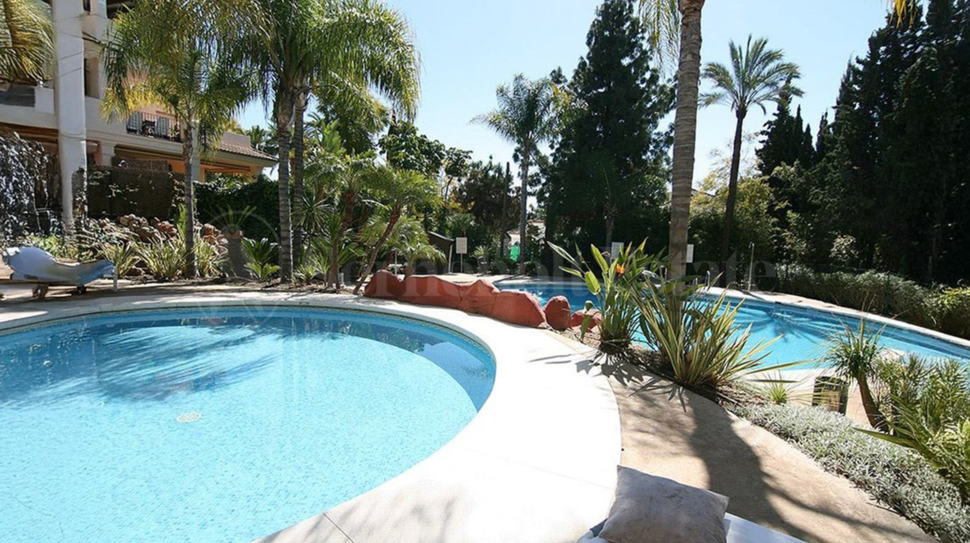 Apartment for sale in Nueva Andalucia, Marbella view