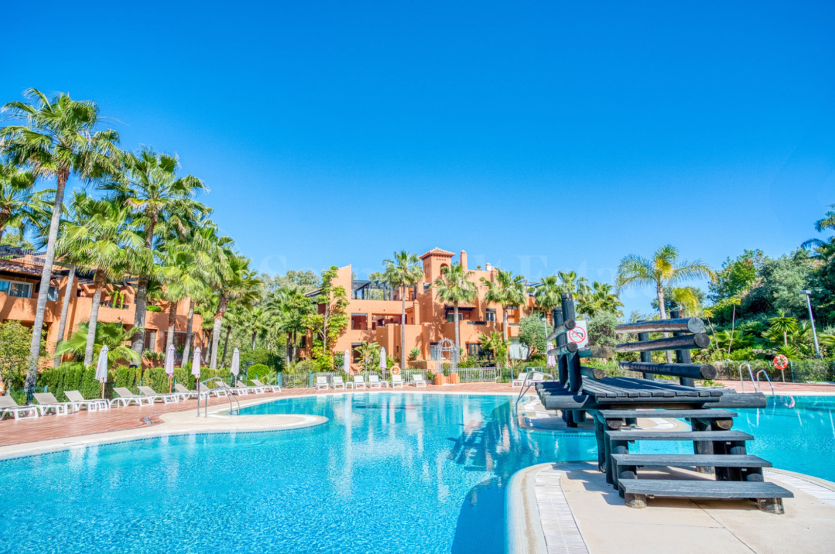 Apartment for sale in Nueva Andalucia, Marbella