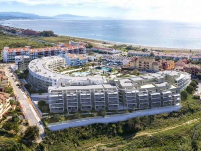 Un proyecto impresionante a sólo unos triples saltos de la playa.