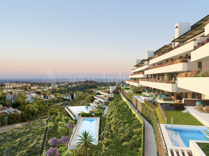 Ett projekt av lyxigt hem på toppen av kullen med fantastisk panoramautsikt över havet, du kommer att njuta av en fantastisk solnedgång med utsikt över Afrika och Gibraltar.