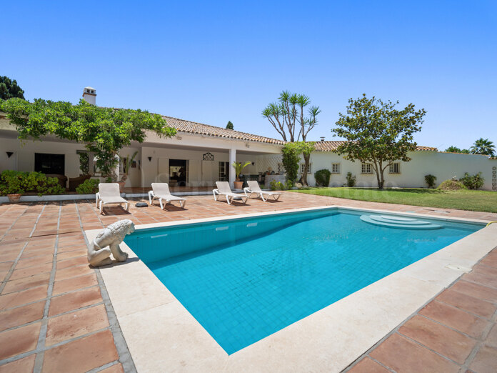 Detached Villa in Guadalmina Baja