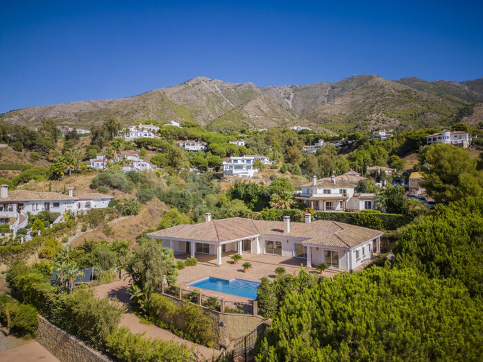 Villa de 5 habitaciones en la prestigiosa zona de Valtocado...