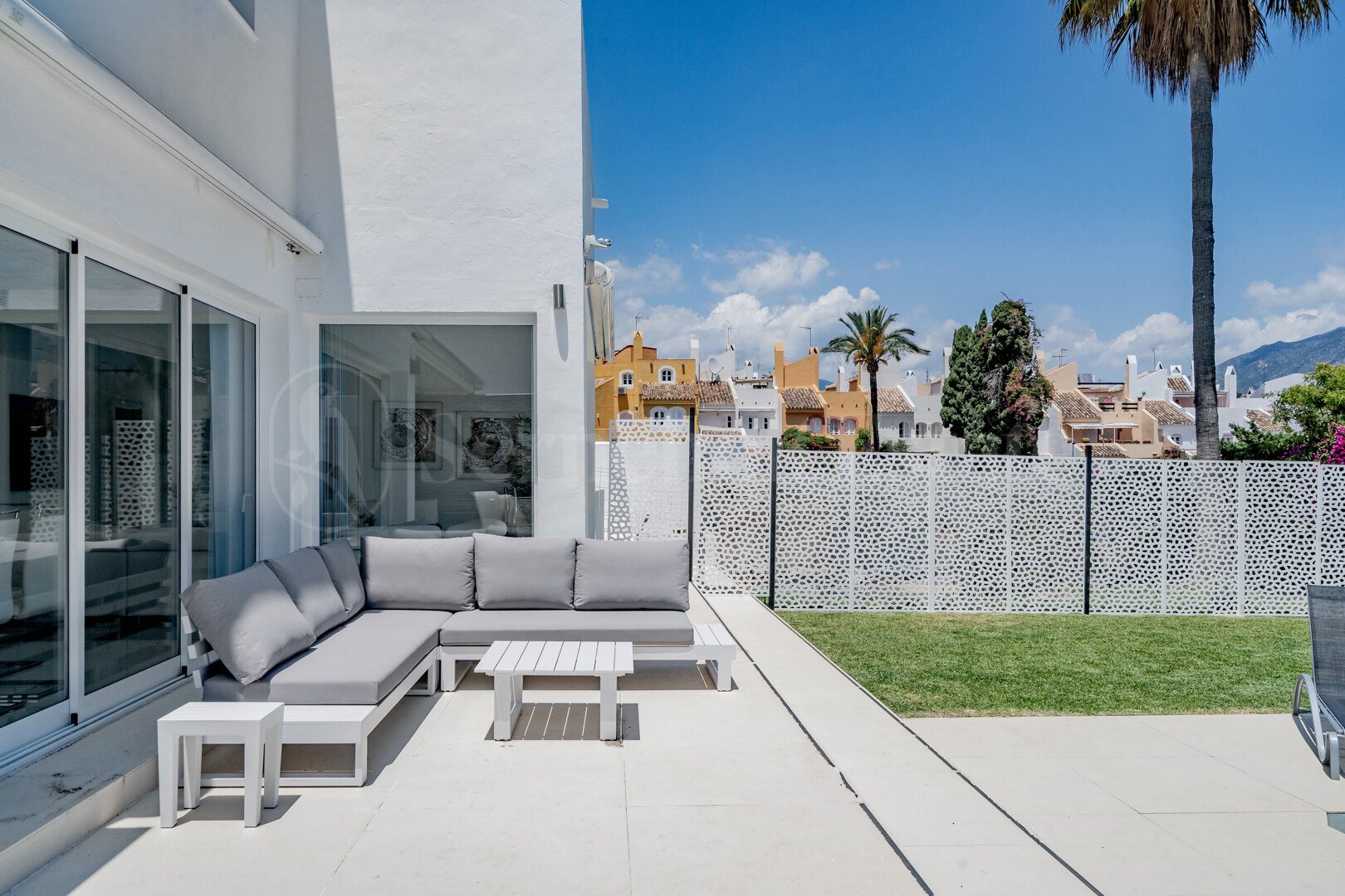 House for sale in Nueva Andalucia, Marbella view