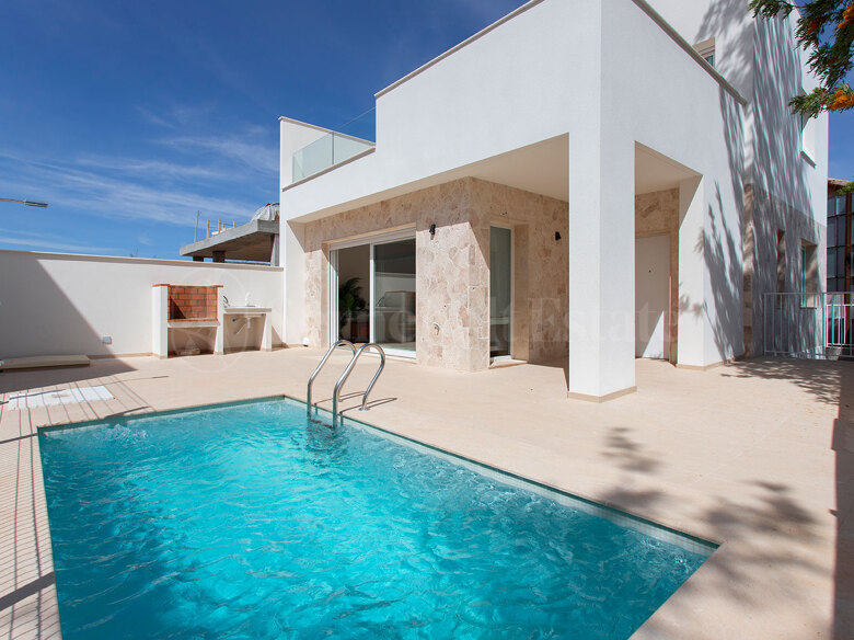 New built villas in the charming Hondón de las Nieves