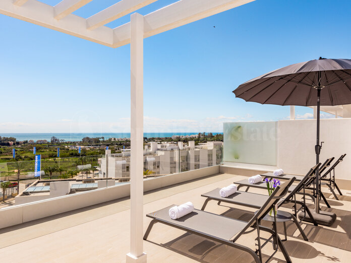 Zweistöckiges Penthouse zu verkaufen in Cancelada, Estepona Ost