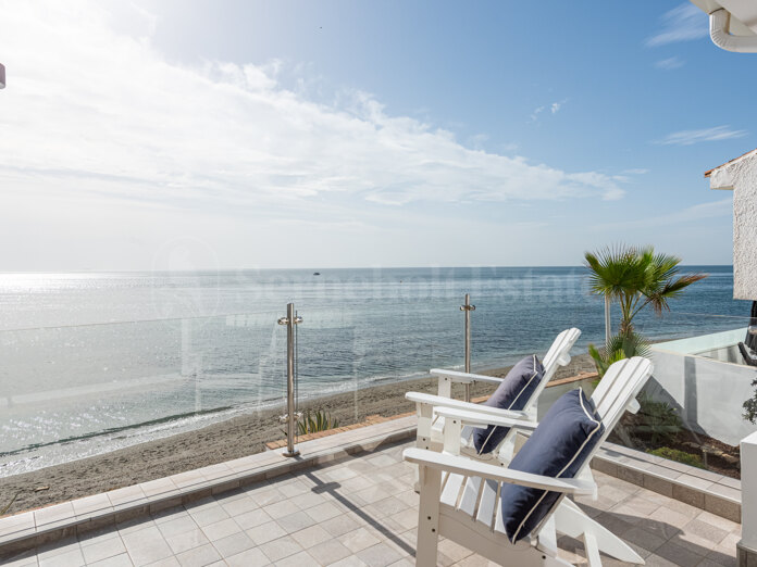 Exclusiva vivienda en Primera Línea de Playa en Arena Beach, Estepona