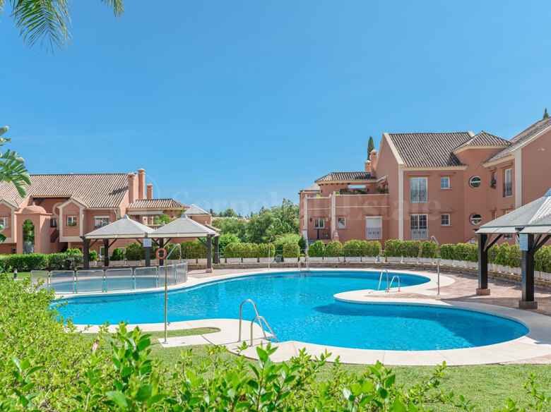 Apartment for sale in Nueva Andalucia, Marbella view
