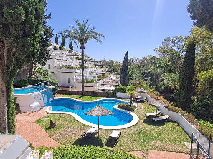 Bright 2-Bedroom Apartment in Las Lomas del Marbella Club
