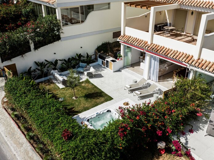 Modern Elegance in the Heart of Nueva Andalucía’s Golf Valley