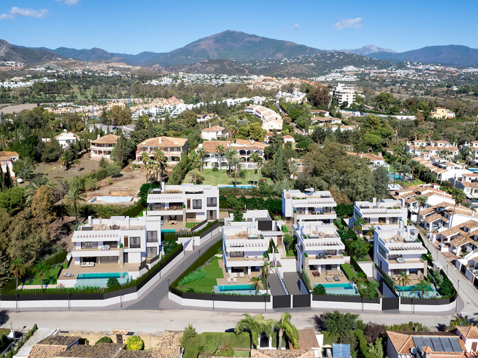 Luxury 4 Bedroom Villa with 513 m² Garden, Solarium & Sea Views | Seven Diamonds