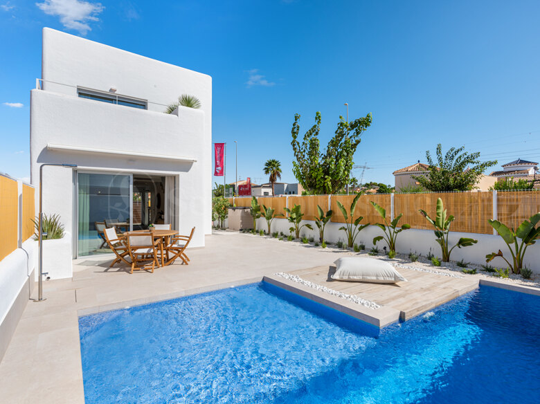 Luxury Villa close to golf court and with Sea View in Los Alcázares
