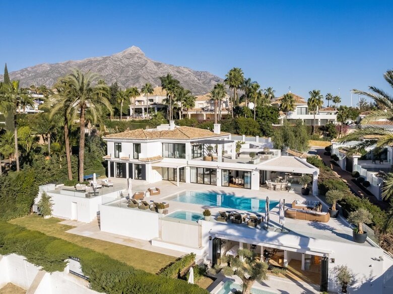 Villa in Nueva Andalucia