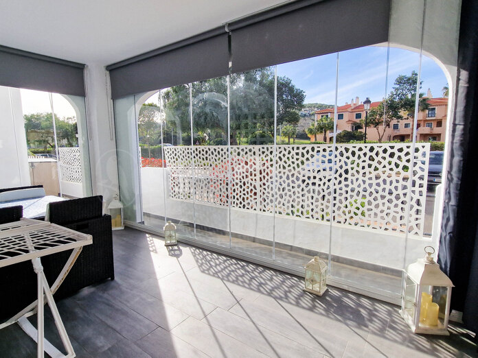 Apartamento renovado en planta baja cerca del Puerto de la Duquesa