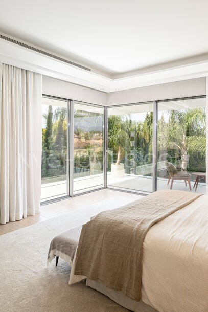 Luxury Six-Bedroom Villa