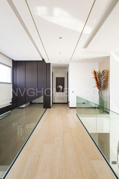 Luxury Six-Bedroom Villa