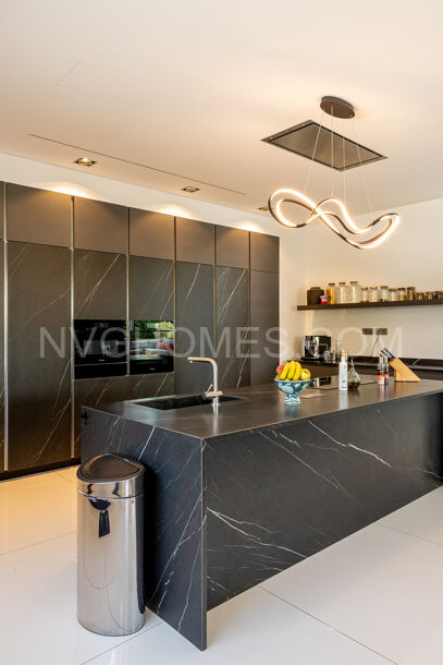 Luxury Six-Bedroom Villa