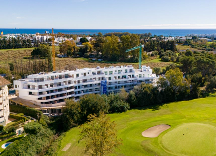 Breeze is a spectacular project of 34 amazing apartments and penthouses, located in front line golf in Marbella