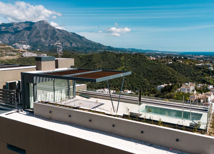 Fantastic complex of 3 and 4 bedroom apartments with panoramic sea views over the Golf Valley