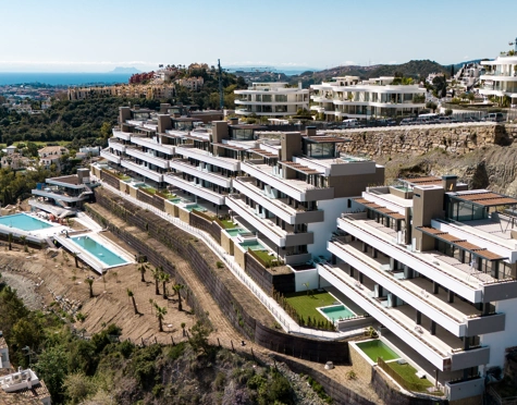 Fantástico complejo de apartamentos 3 y 4 dormitorios con vistas panorámicas al mar desde el Valle del Golf