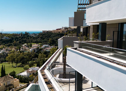 Fantastic complex of 3 and 4 bedroom apartments with panoramic sea views over the Golf Valley