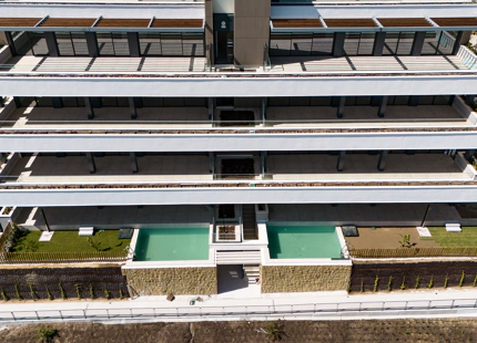 Fantastic complex of 3 and 4 bedroom apartments with panoramic sea views over the Golf Valley