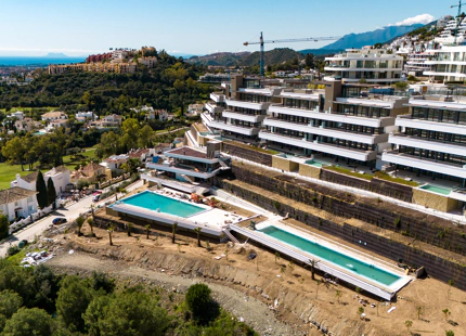 Fantastic complex of 3 and 4 bedroom apartments with panoramic sea views over the Golf Valley