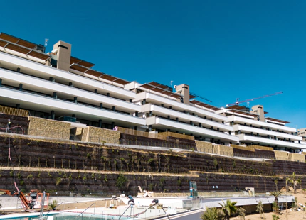 Fantastic complex of 3 and 4 bedroom apartments with panoramic sea views over the Golf Valley