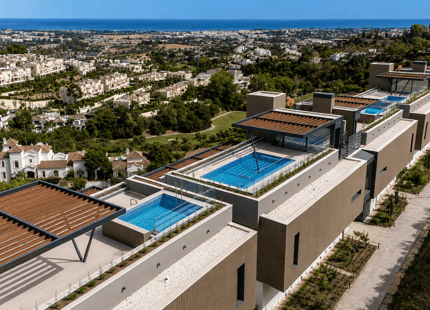 Fantastic complex of 3 and 4 bedroom apartments with panoramic sea views over the Golf Valley