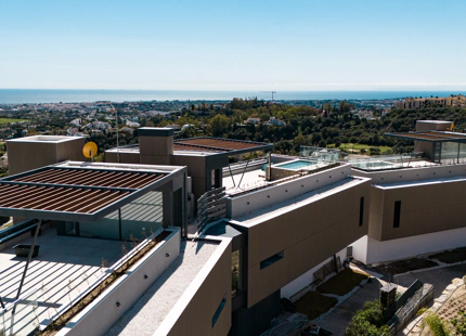 Fantastic complex of 3 and 4 bedroom apartments with panoramic sea views over the Golf Valley