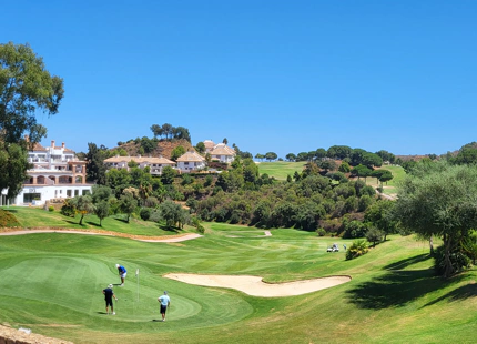 EN VENTA - La Reserva de la Cala Golf: Villas contemporáneas de nueva construcción y parcelas con vistas al mar en Mijas Costa