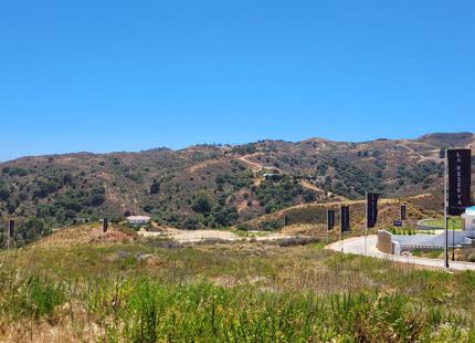 EN VENTA - La Reserva de la Cala Golf: Villas contemporáneas de nueva construcción y parcelas con vistas al mar en Mijas Costa