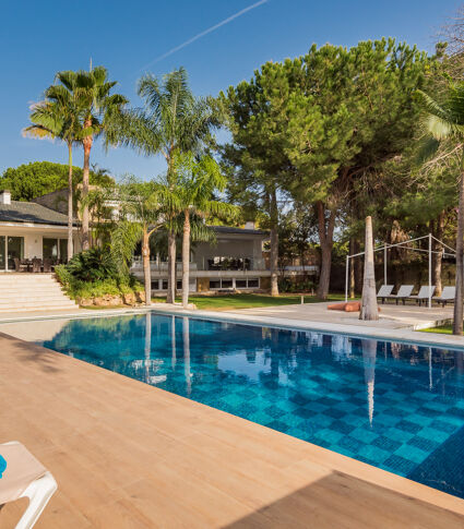 Elegante moderne Luxusvilla zum Verkauf in Hacienda Las Chapas, Marbella Ost