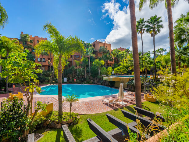 Prächtige Wohnung auf 2 Ebenen im La Alzambra Hill Club, Nueva Andalucia, Marbella.