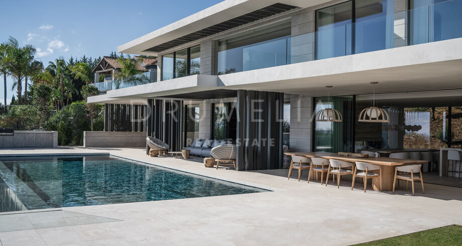 Brand-new state of the art modern luxury villa with panoramic views in La Reserva, Sotogrande