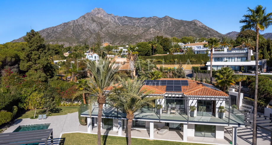 Vollständig renovierte moderne Villa mit Meer- und Bergblick in Nagüeles, Marbella