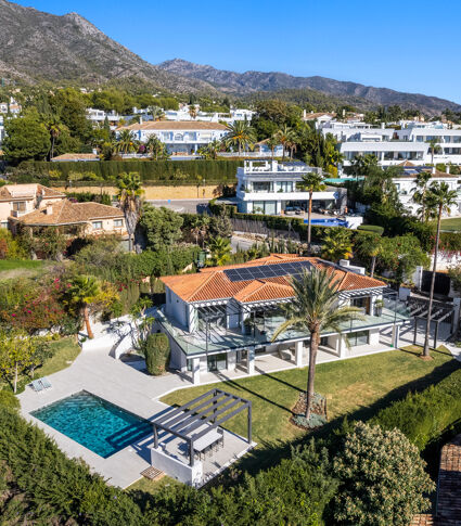 Luxury modern villa with sea and mountain views in Nagüeles, Marbella, Marbella.