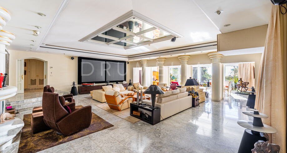 Elegant, Mediterranean-style Luxury Villa in Rocio de Nagüeles, Golden Mile of Marbella