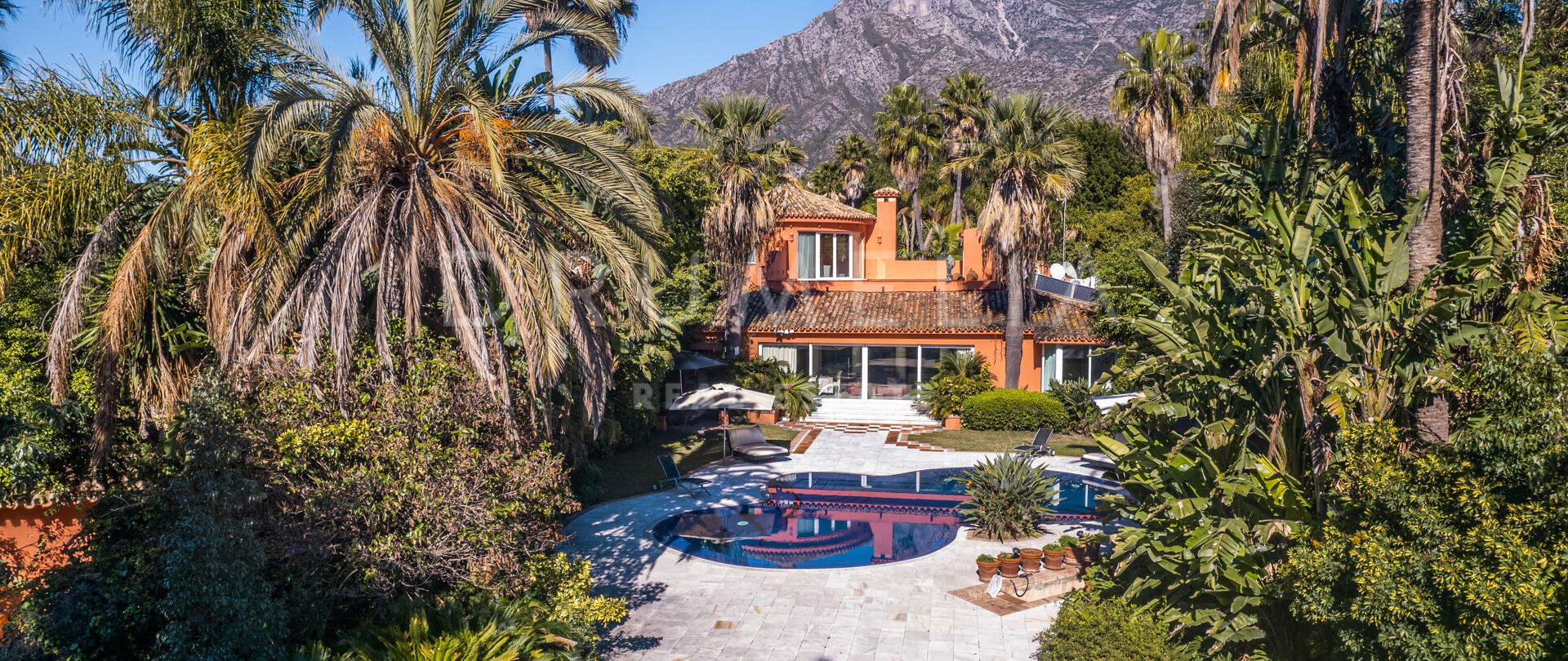 Elegante villa de lujo de estilo mediterráneo en Rocio de Nagüeles, Milla de Oro de Marbella