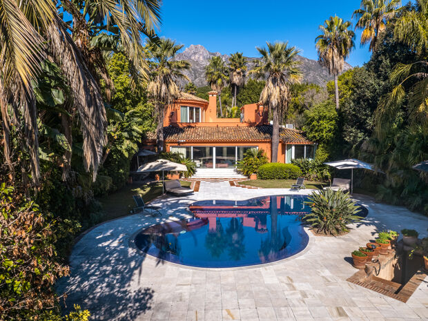Elegant, Mediterranean-style Luxury Villa in Rocio de Nagüeles, Golden Mile of Marbella