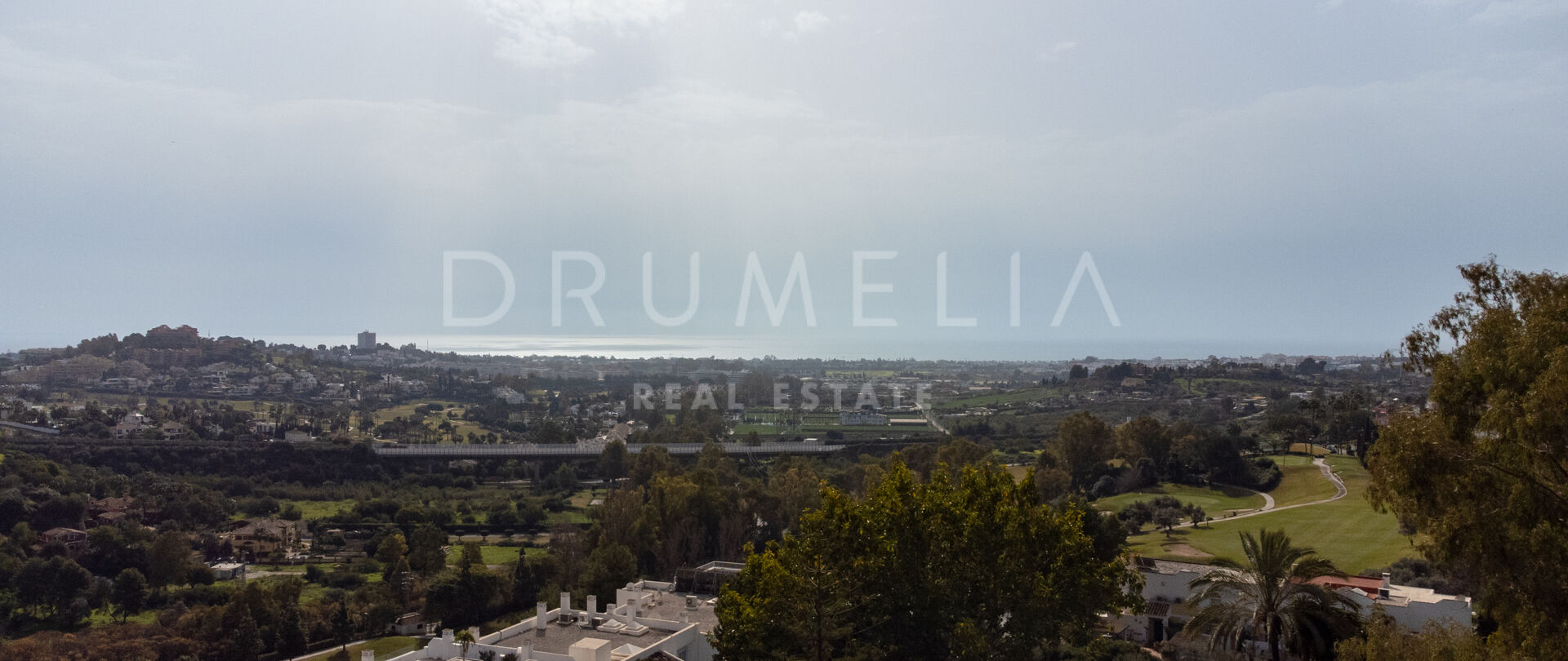 Excellent terrain avec projet et vue sur la mer à vendre à La Quinta Golf Resort, Benahavís