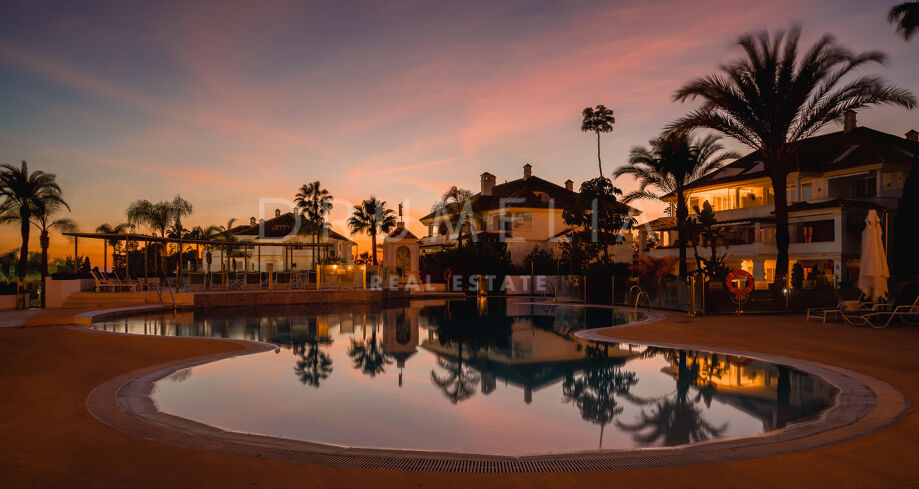 Prachtig, gerenoveerd luxe appartement op de begane grond in Monte Paraiso, Marbella's Golden Mile.