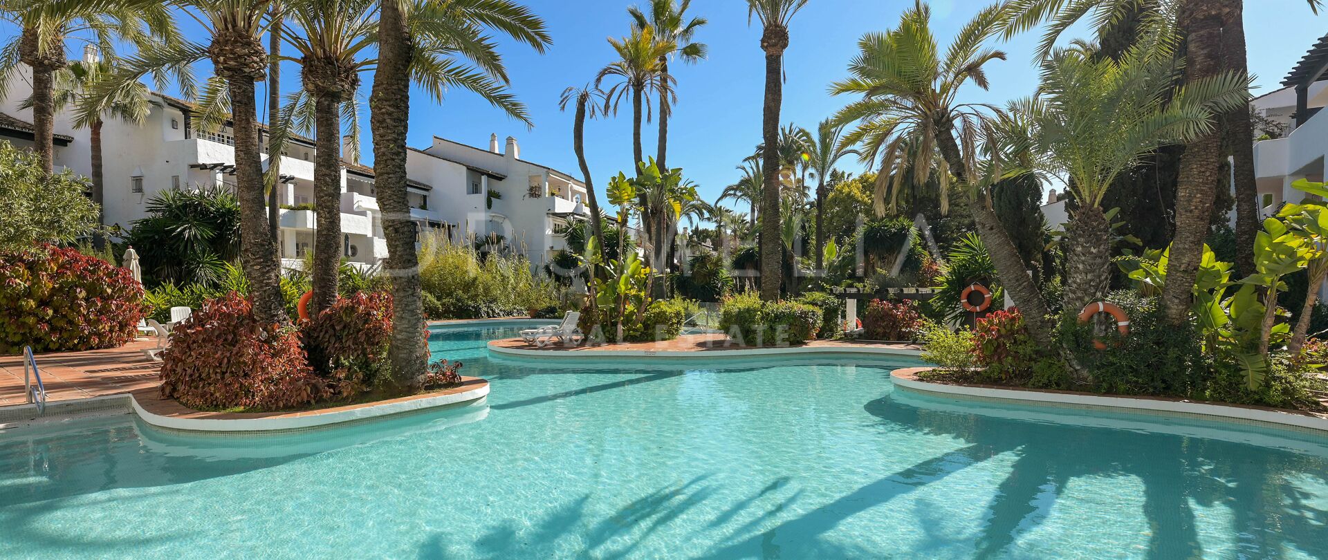 Amazonas 22 - Vacker renoverad lyxig lägenhet i Puente Romano II, Golden Mile i Marbella