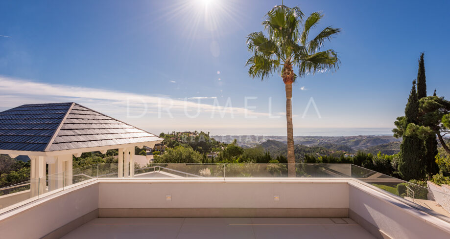 Imposante luxe villa met uitzicht op zee in het schitterende Zagaleta, Benahavis.